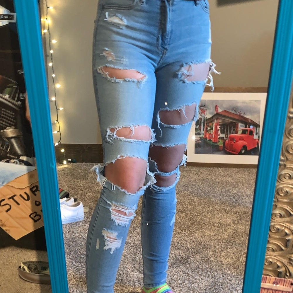 Ripped jeans - Picture 2 of 3